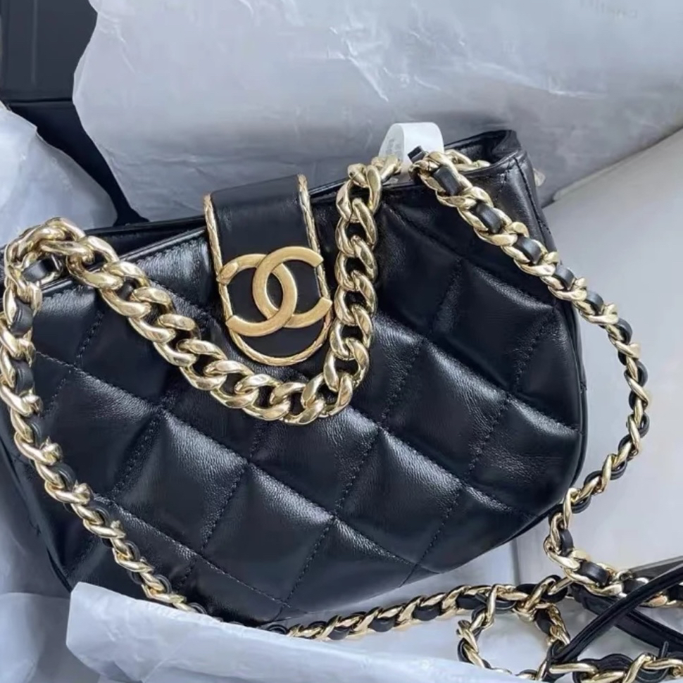 未使用 Chanel/香奈儿 22b 黑金 流浪hobo 芯片款 链条斜挎包