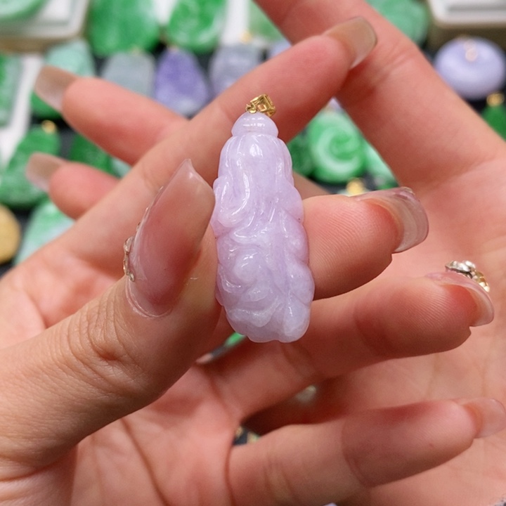 翡翠颈饰未镶嵌吊坠