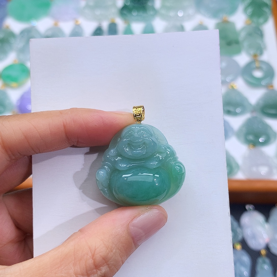 翡翠18K金镶嵌颈饰翡翠吊坠