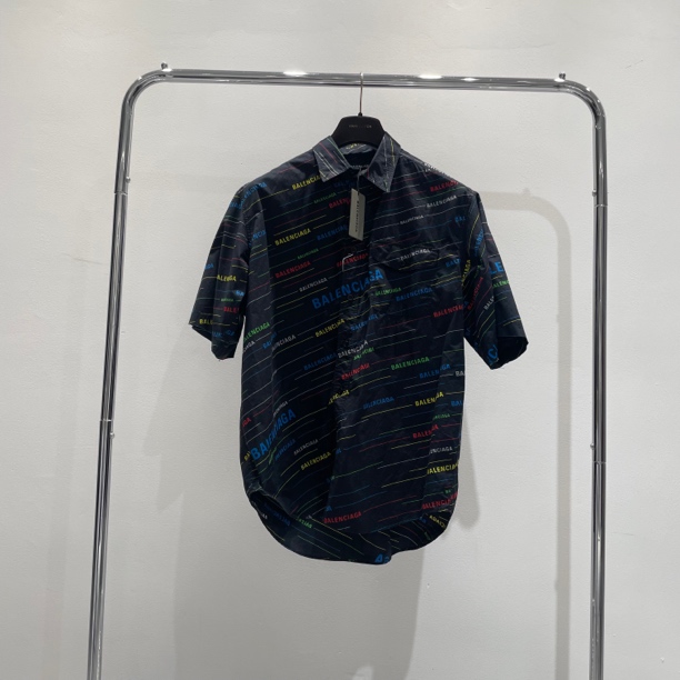 未使用 Balenciaga/巴黎世家 黑色满印外套 yy0812 尺码37