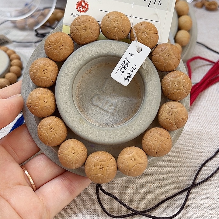 凤眼菩提手串17麒麟精品原价1588元，9@2916