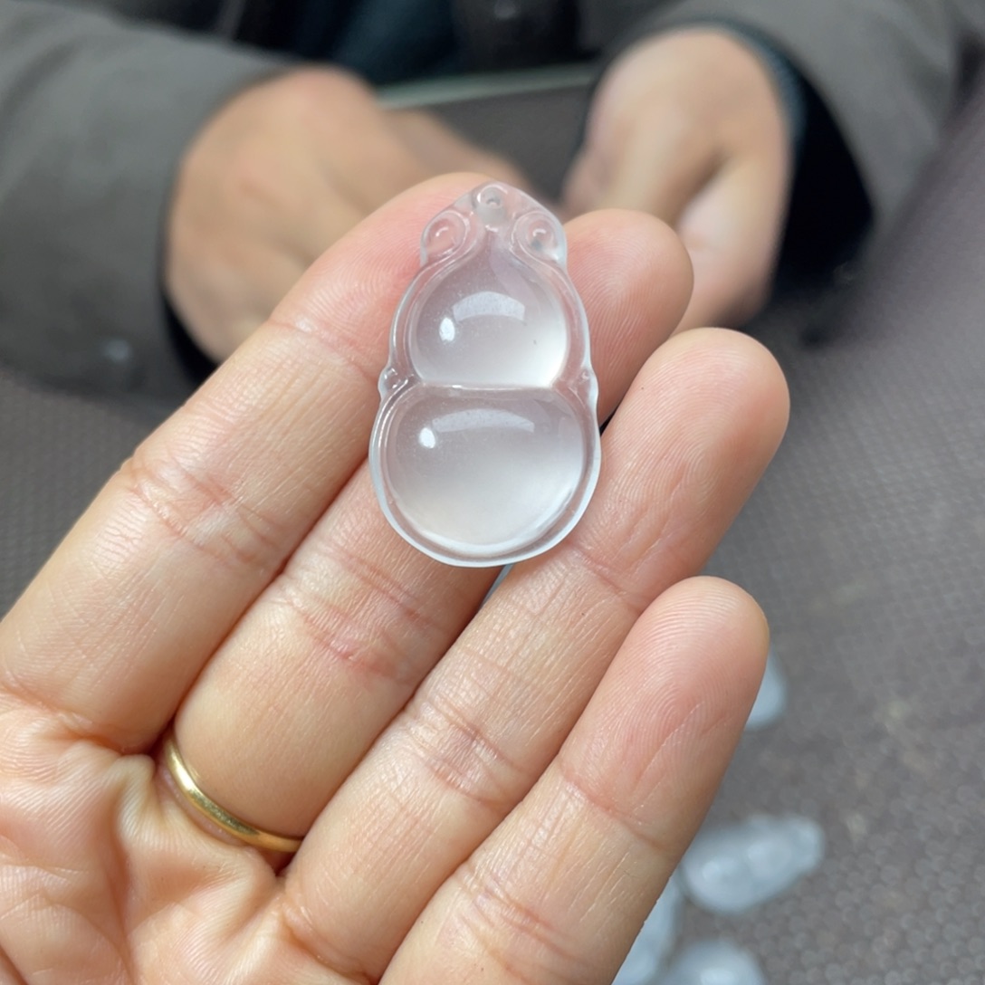 石英质玉未镶嵌颈饰宝石光葫芦精品