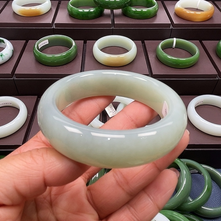 和田玉未镶嵌手镯5657