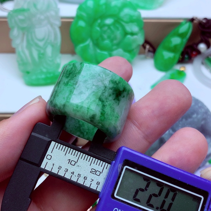 未镶嵌戒指翡翠戒指