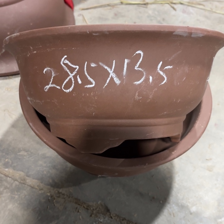 紫砂花盆100-6。  28.5-13.5。   