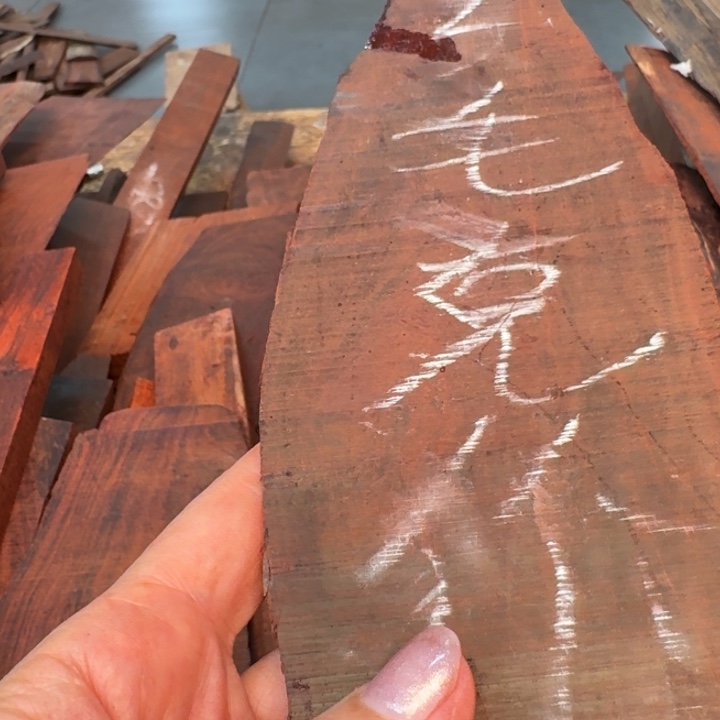 赖***鱼小小叶紫檀1111111111