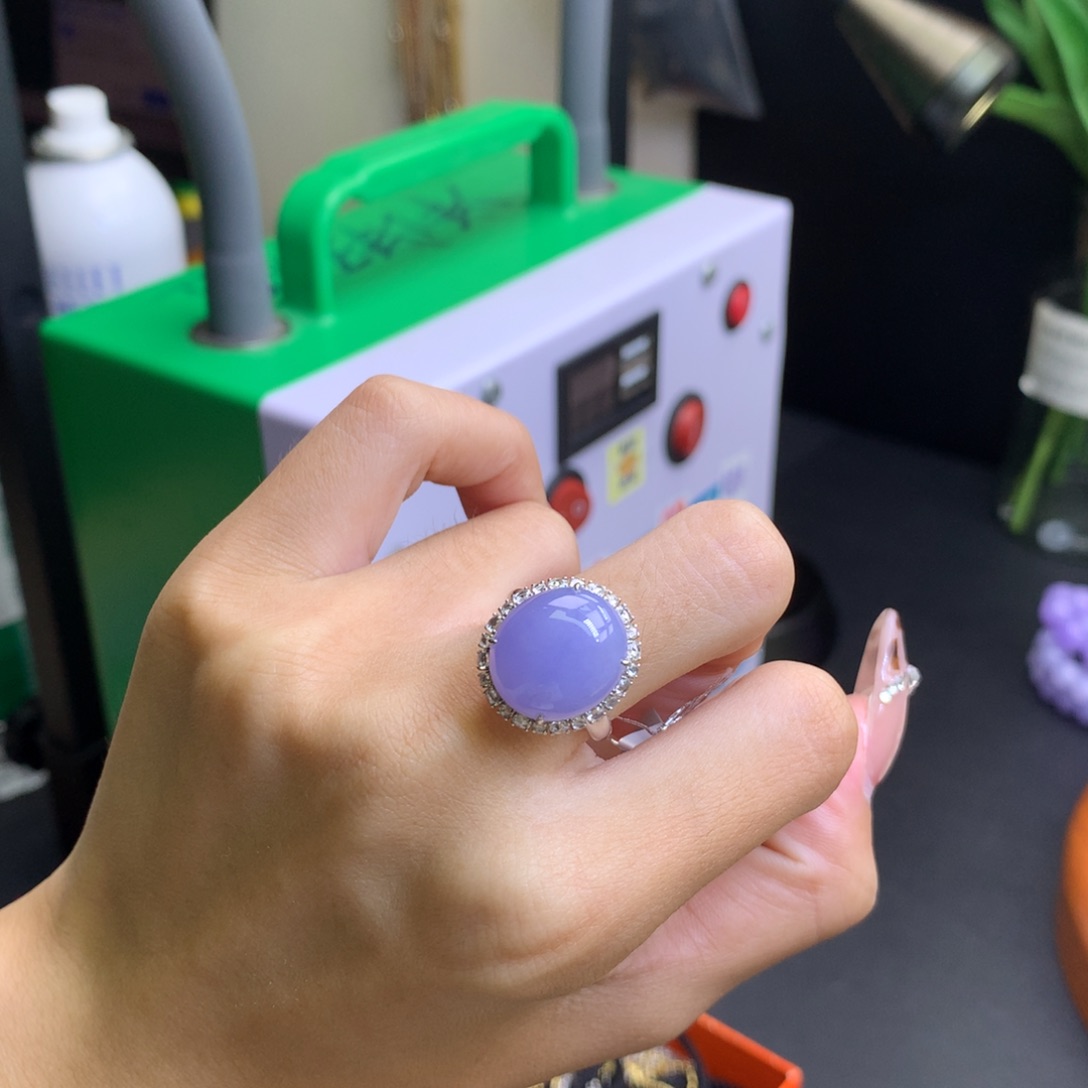 Z***✿翡翠18K金镶嵌颈饰