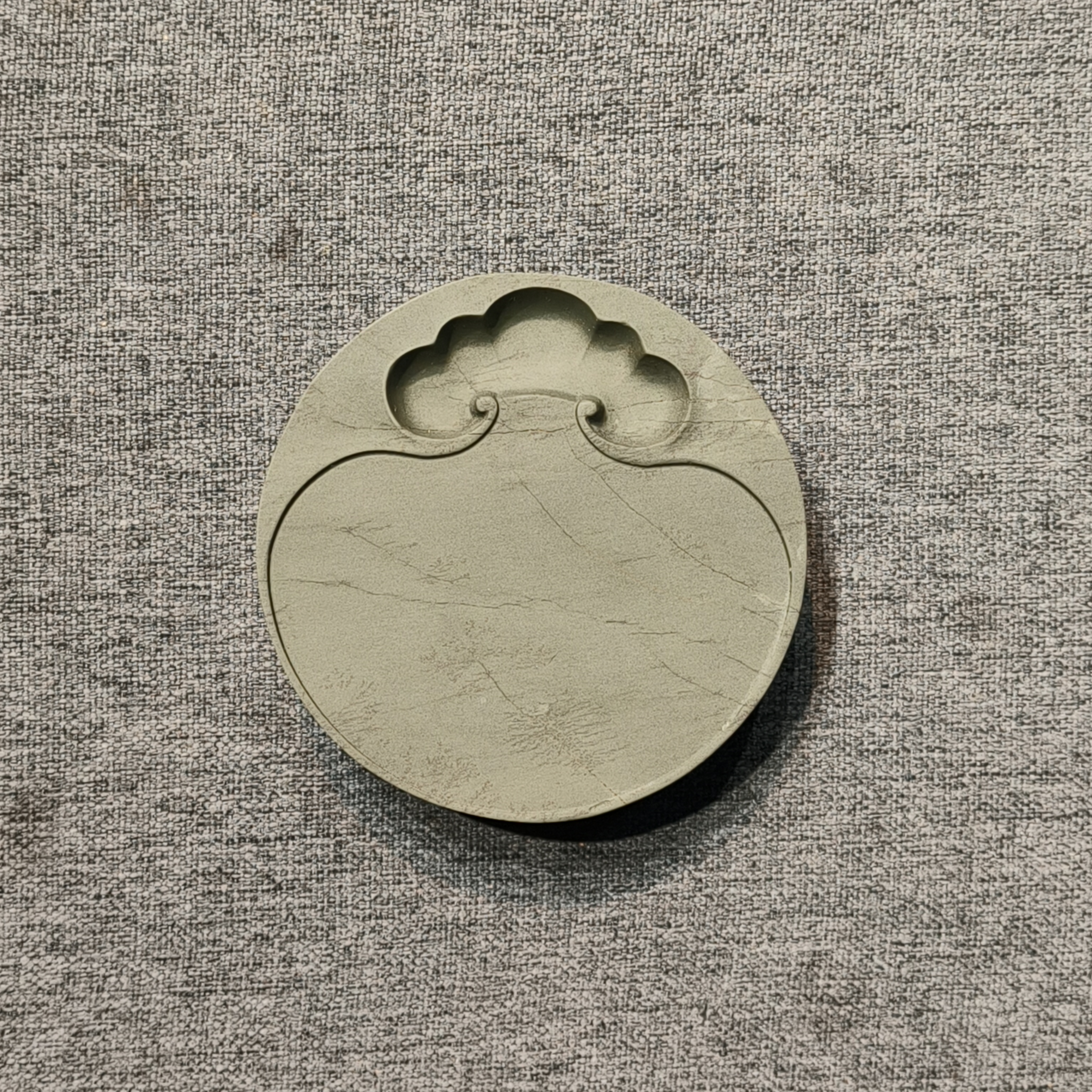 甘肃洮砚，西江双色小圆如意随身砚，尺寸9*9*2.3厘米