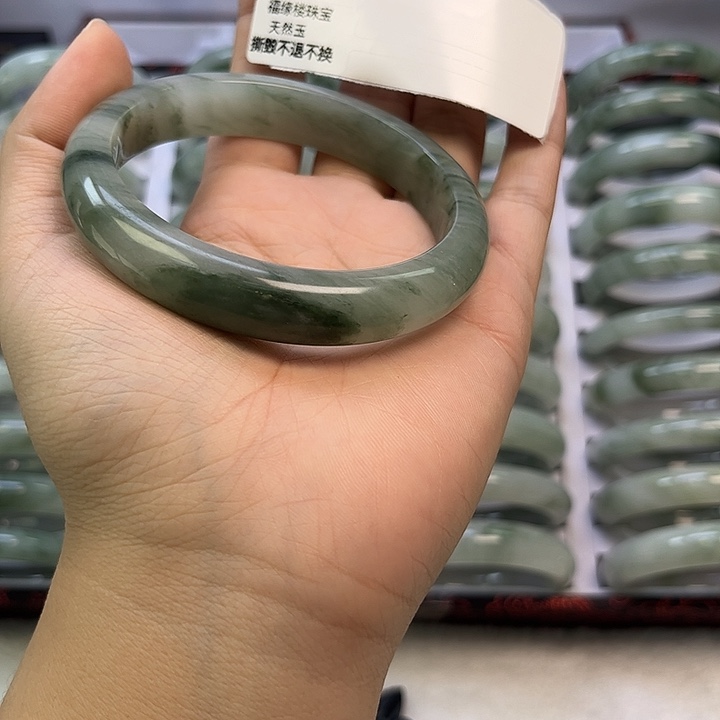 石英质玉未镶嵌手镯A317微瑕