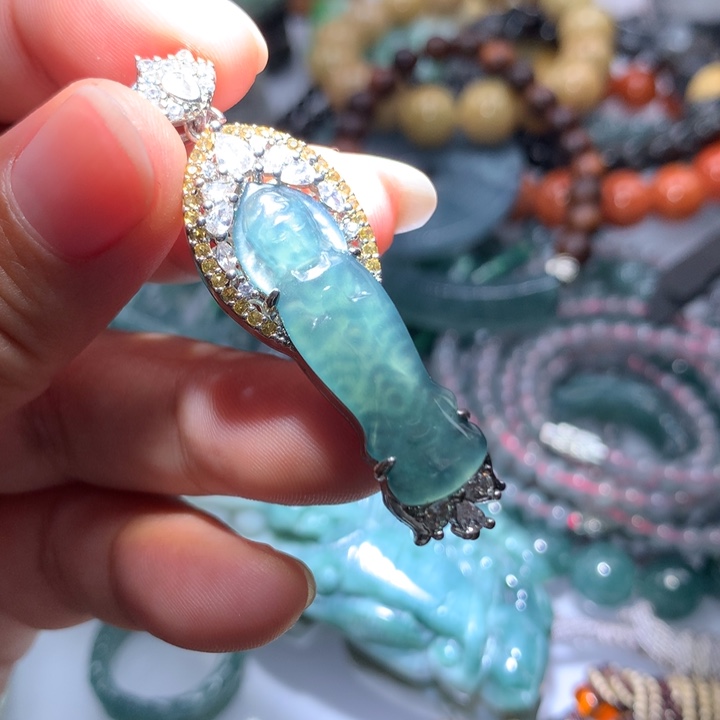 翡翠颈饰未镶嵌保真天然A货翡翠