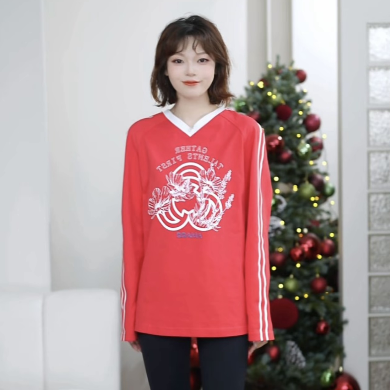 AMASS阿玛施新款时尚休闲百搭松弛感运动V领长袖卫衣女530158