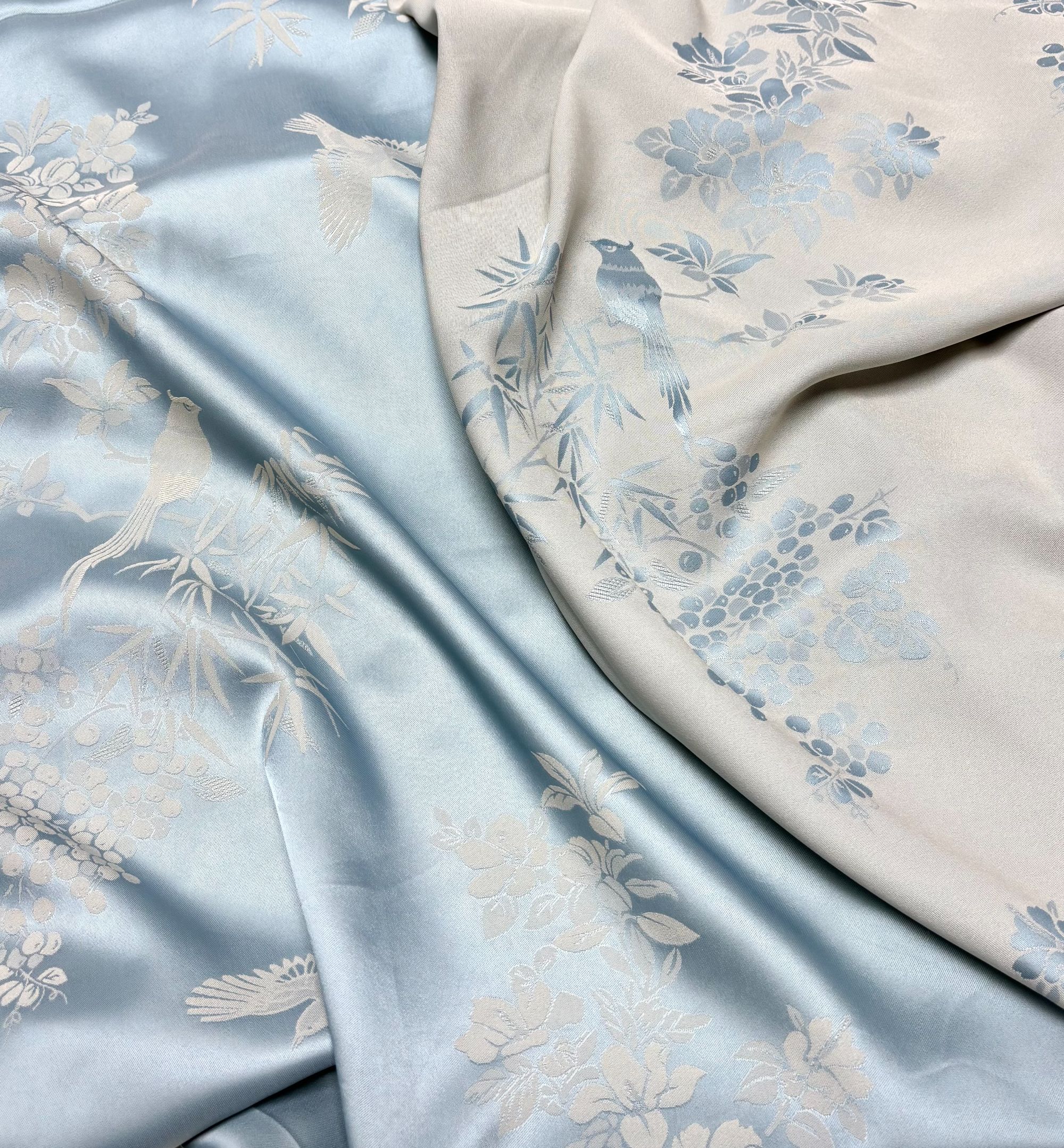 淡蓝色喜上眉梢阳离子布料   可做裙子  旗袍大摆裙新中式款