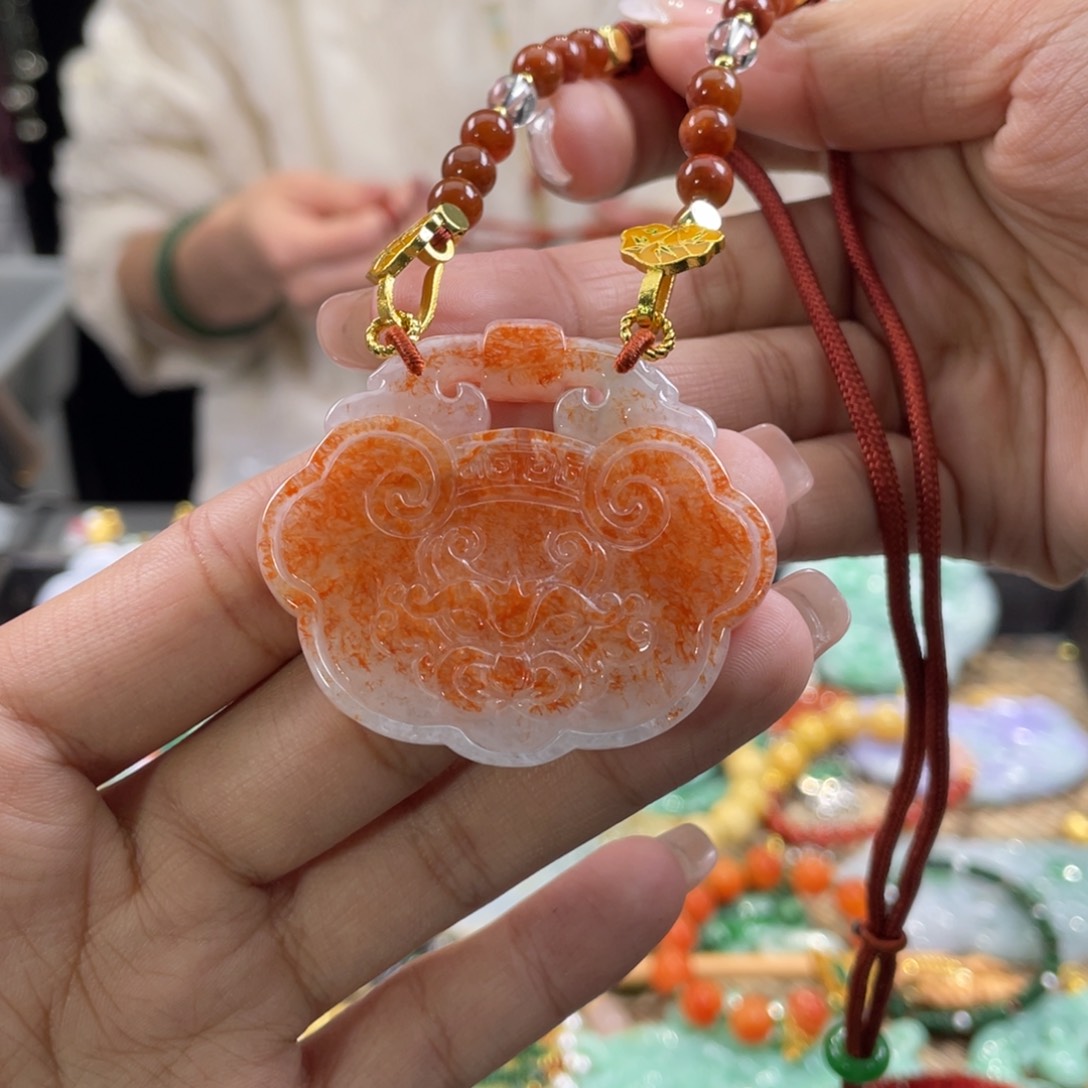 翡翠颈饰未镶嵌代编织