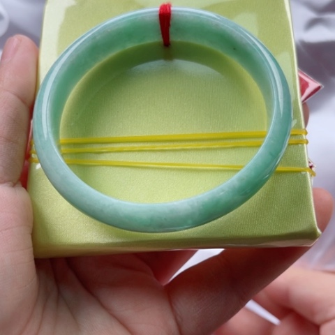 翡翠手镯未镶嵌贵妃58.8椭圆