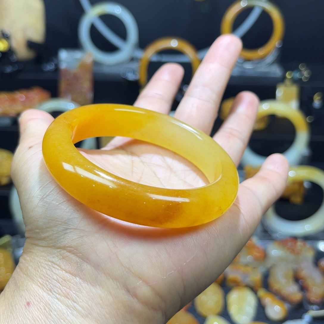 石英质玉（黄龙玉）未镶嵌手镯