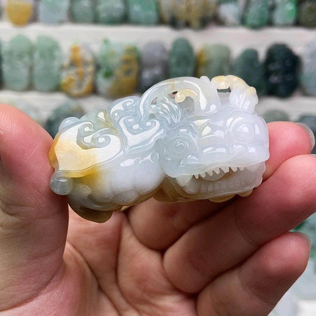 翡翠未镶嵌吊坠(赠链)口含珠