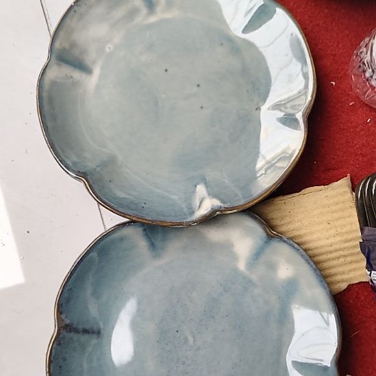 瓷片瓷器，各种摆件，瓷片，均有瑕疵。口径20厘米！