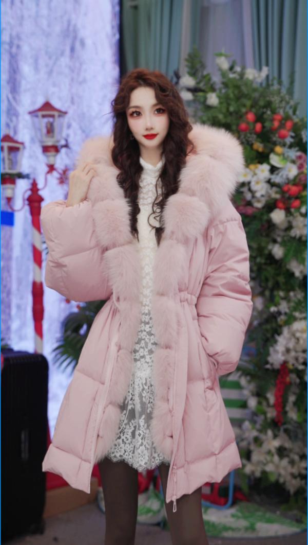 冬季新品时尚优雅大毛领白鸭绒宽松女士保暖羽绒服261P1123