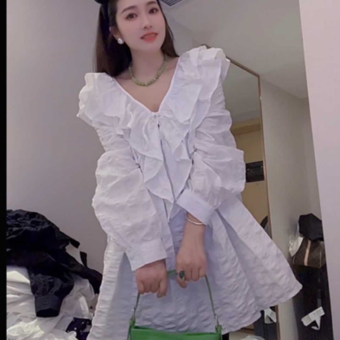 重工立体花朵衬衫女设计感长袖洋气上衣春夏季新款