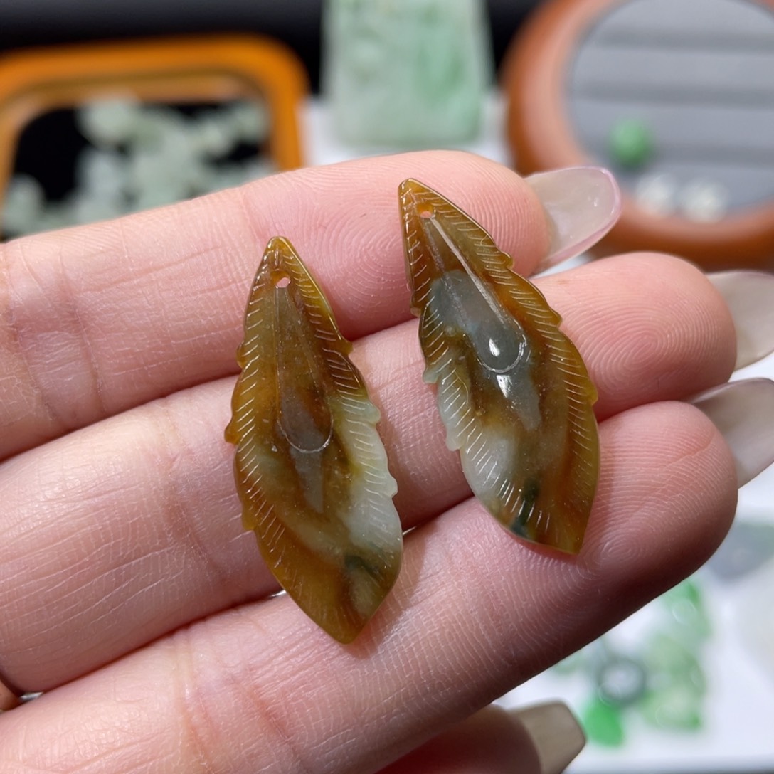 颈饰未镶嵌翡翠吊坠