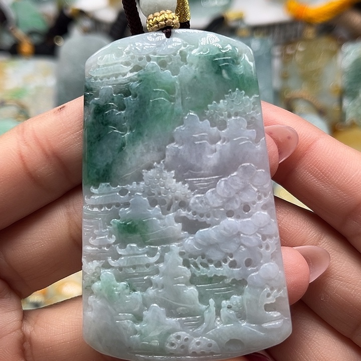 翡翠未镶嵌颈饰山水牌