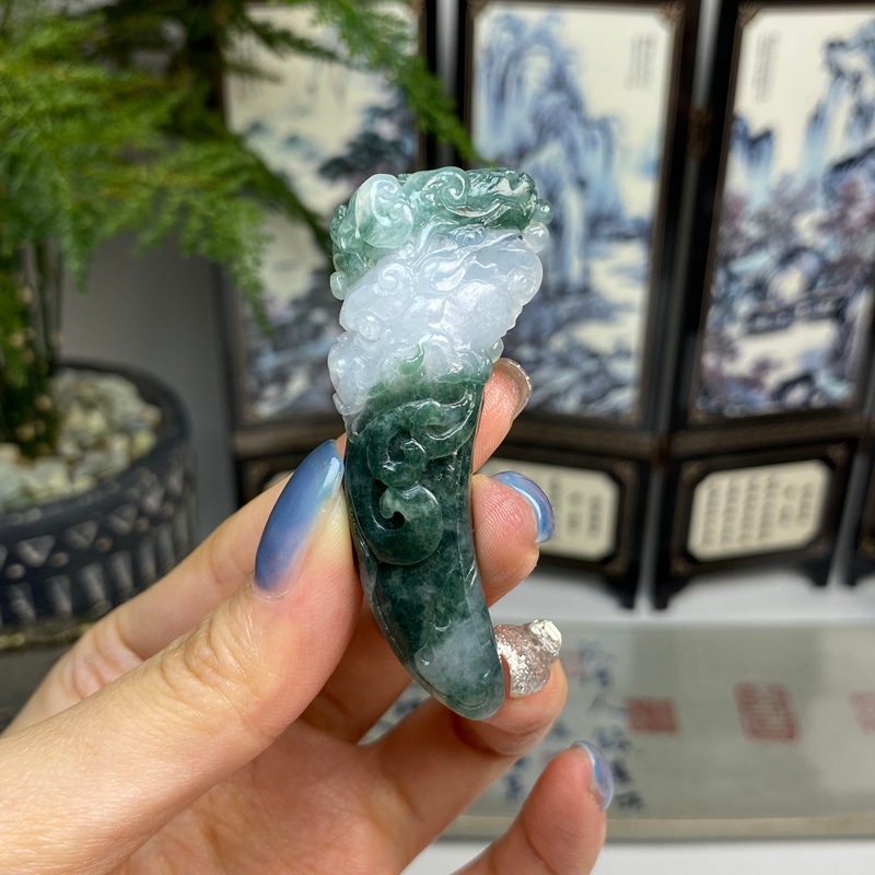毛货  老种飘花龙牙挂件 天然翡翠A货 