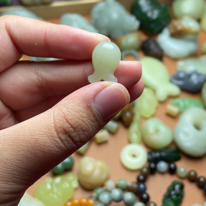 【闪购商品】颈饰未镶嵌和田玉七***花鱼