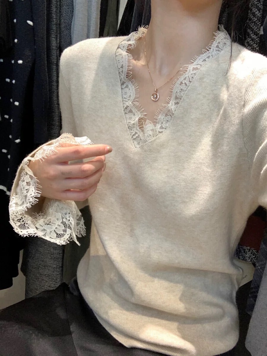 6210 气质简约别致蕾丝拼接v领针织衫
