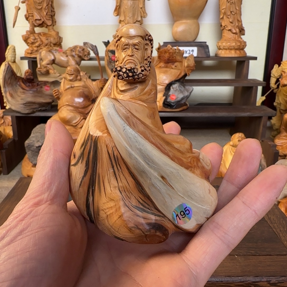 崖柏小木匠艺雕一物一拍