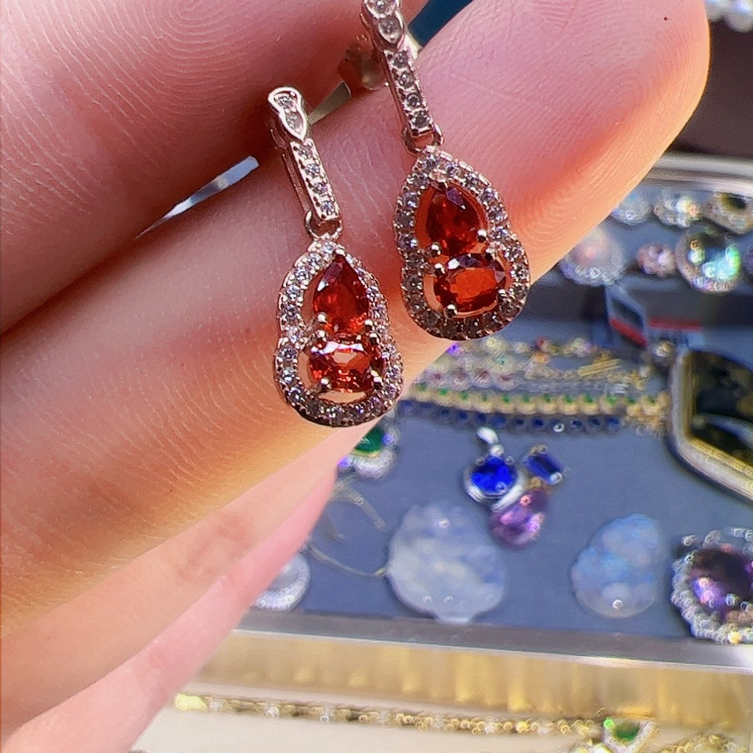 蓝宝石耳钉银S925镶嵌