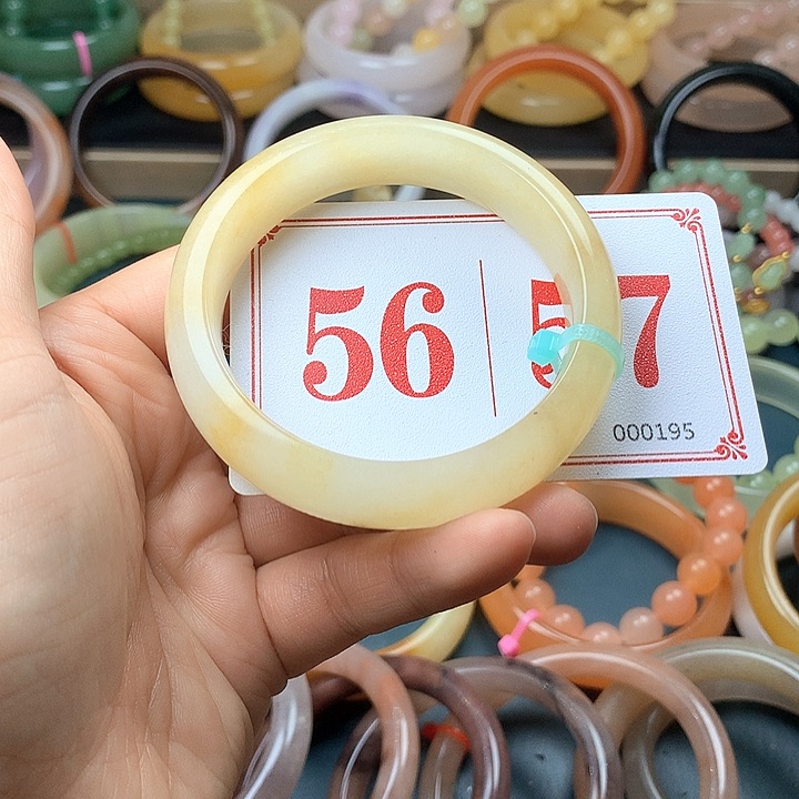 石英质玉（黄龙玉）未镶嵌手镯