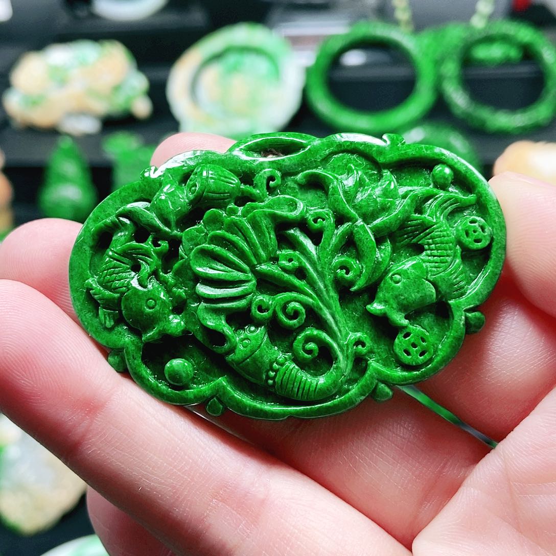 翡翠未镶嵌颈饰翡翠吊坠