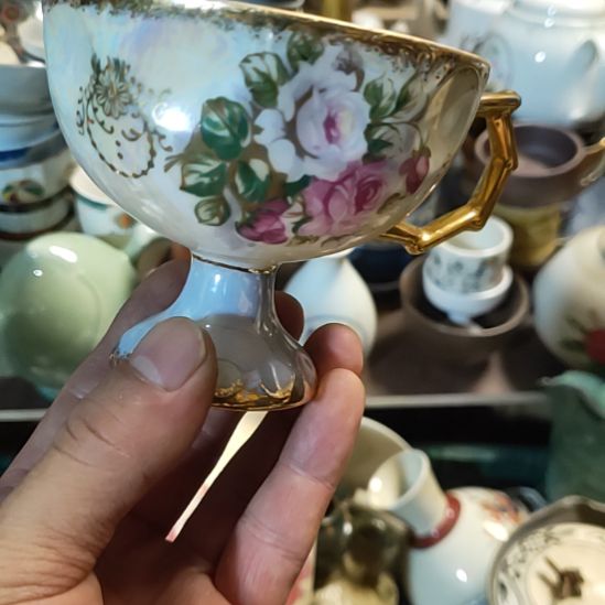 碗彝**吕瓷器活动的人了