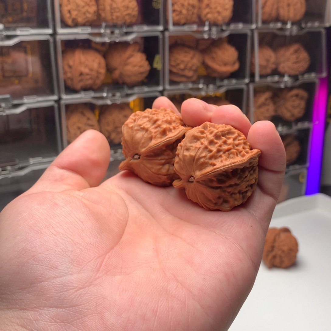 深***事桃核吊坠瓷娃娃66666888