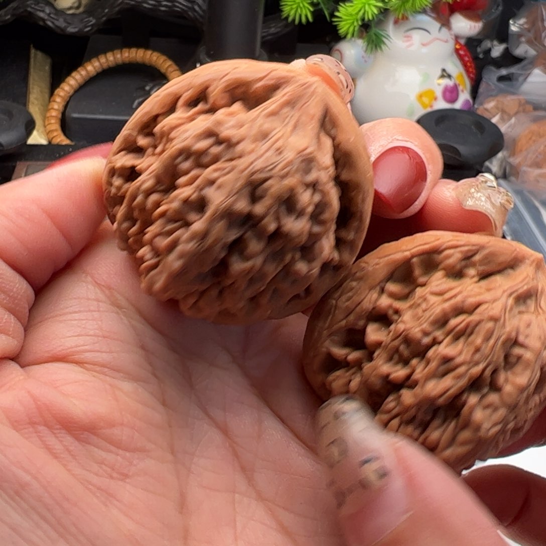 文玩核桃吊坠滢虎头王41