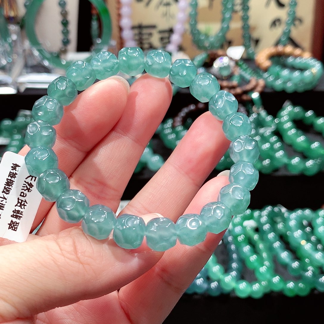 翡翠未镶嵌手链卡9.7