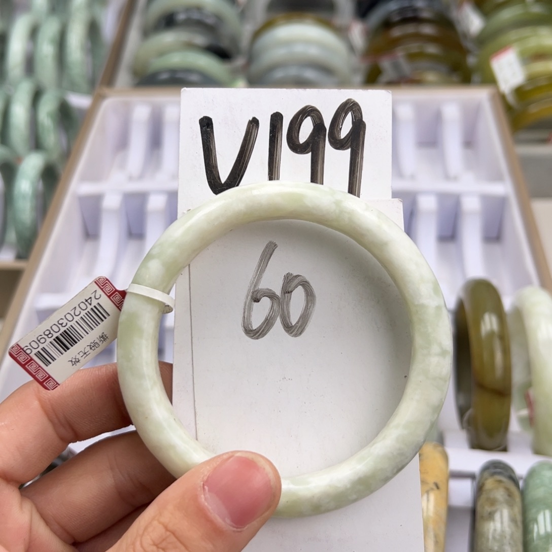 岫玉手镯未镶嵌天然岫玉微瑕