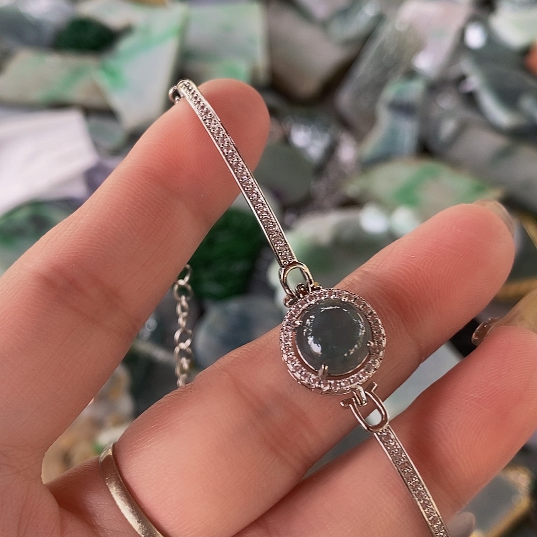 颈饰未镶嵌翡翠天然缅甸