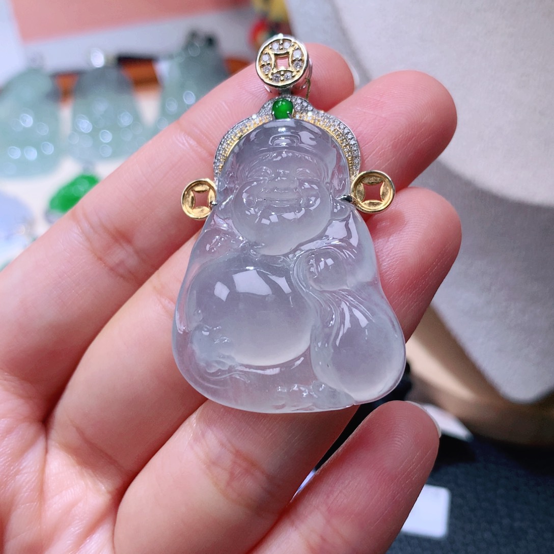 颈饰18K金镶嵌翡翠财神爷