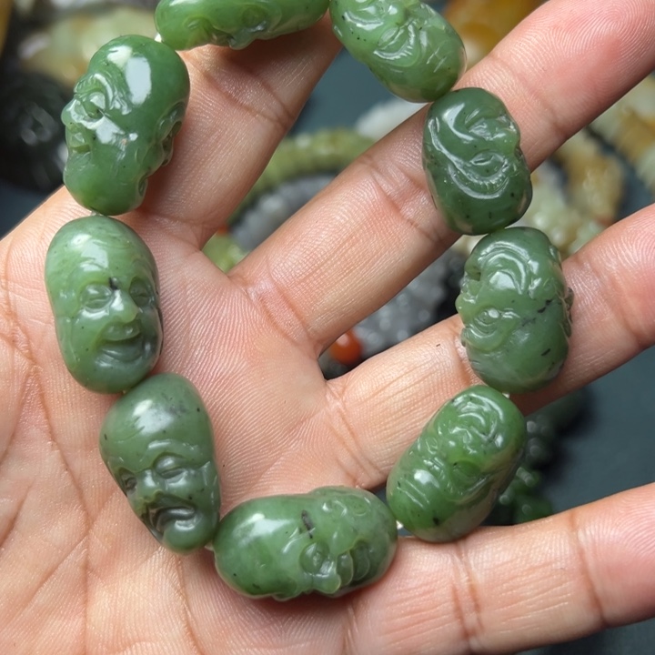 和田玉未镶嵌把件