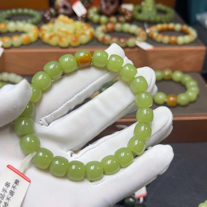 柱***子透闪石质玉未镶嵌手链