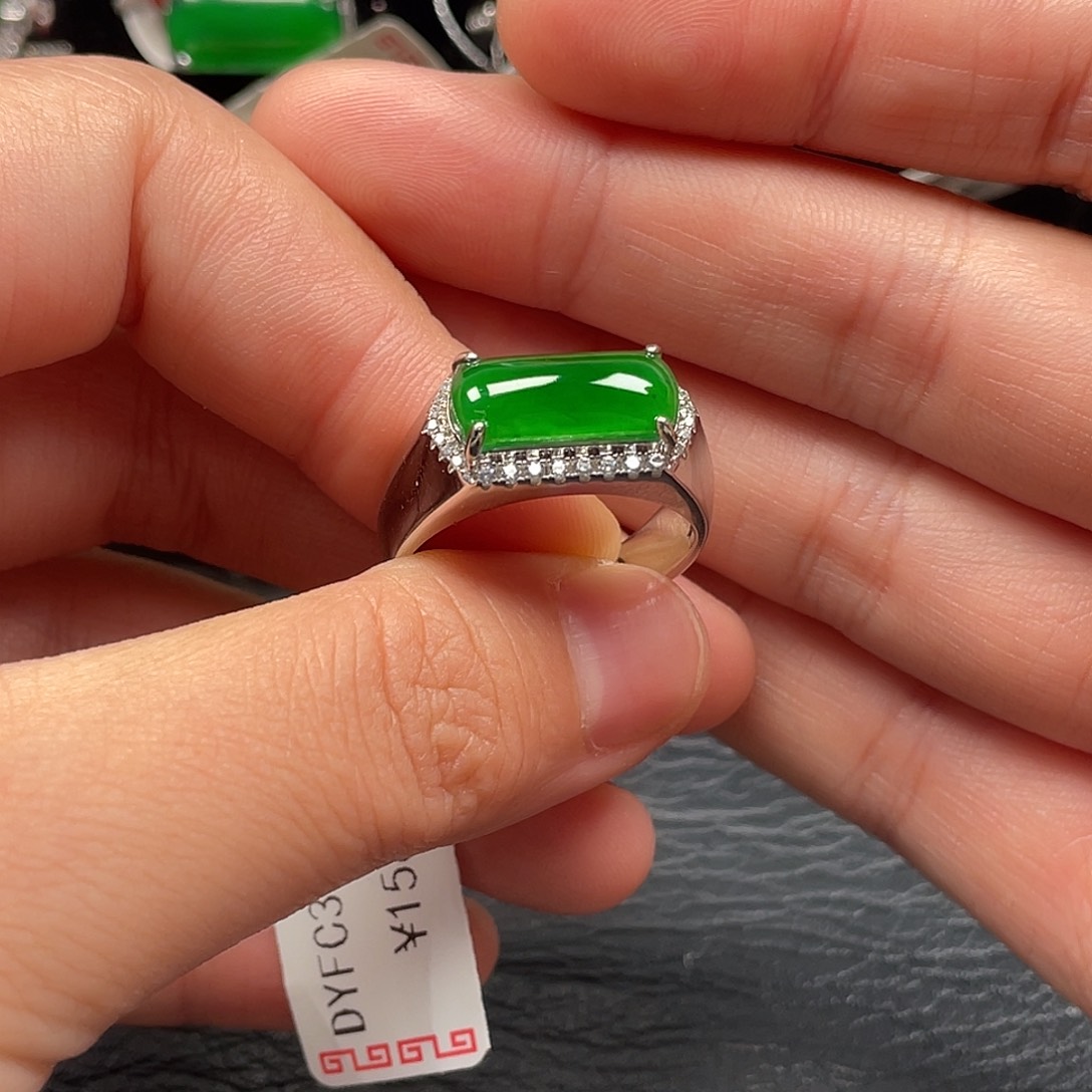 翡翠银S925镶嵌戒指没有运费险3718