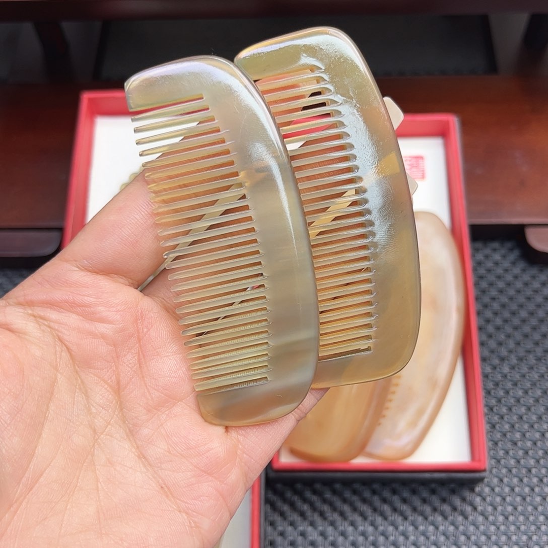 纯手工制作纯牛角梳子