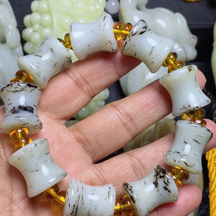 和田玉颈饰未镶嵌