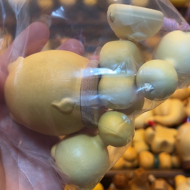 是***,大叶紫檀（黑酸枝木类）