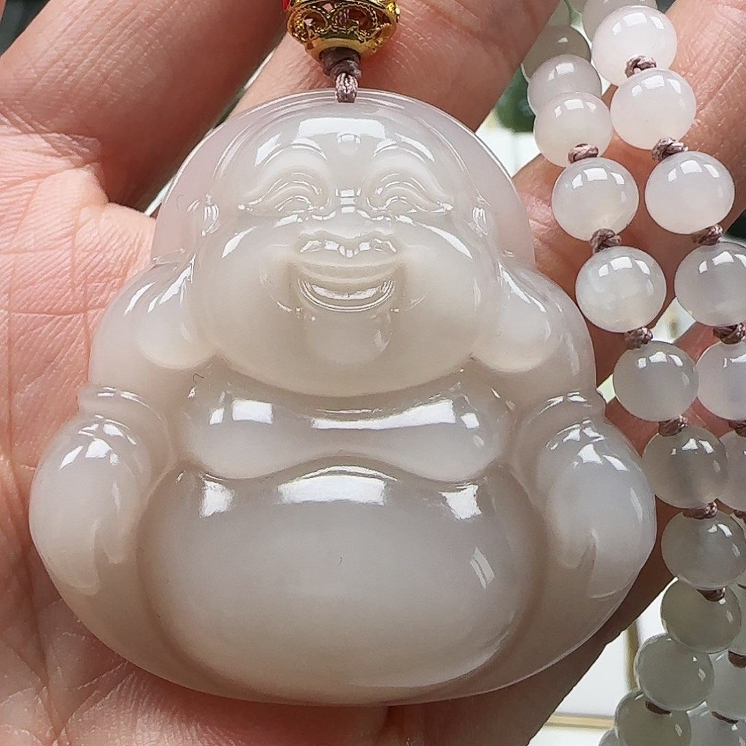 和田玉颈饰足金镶嵌