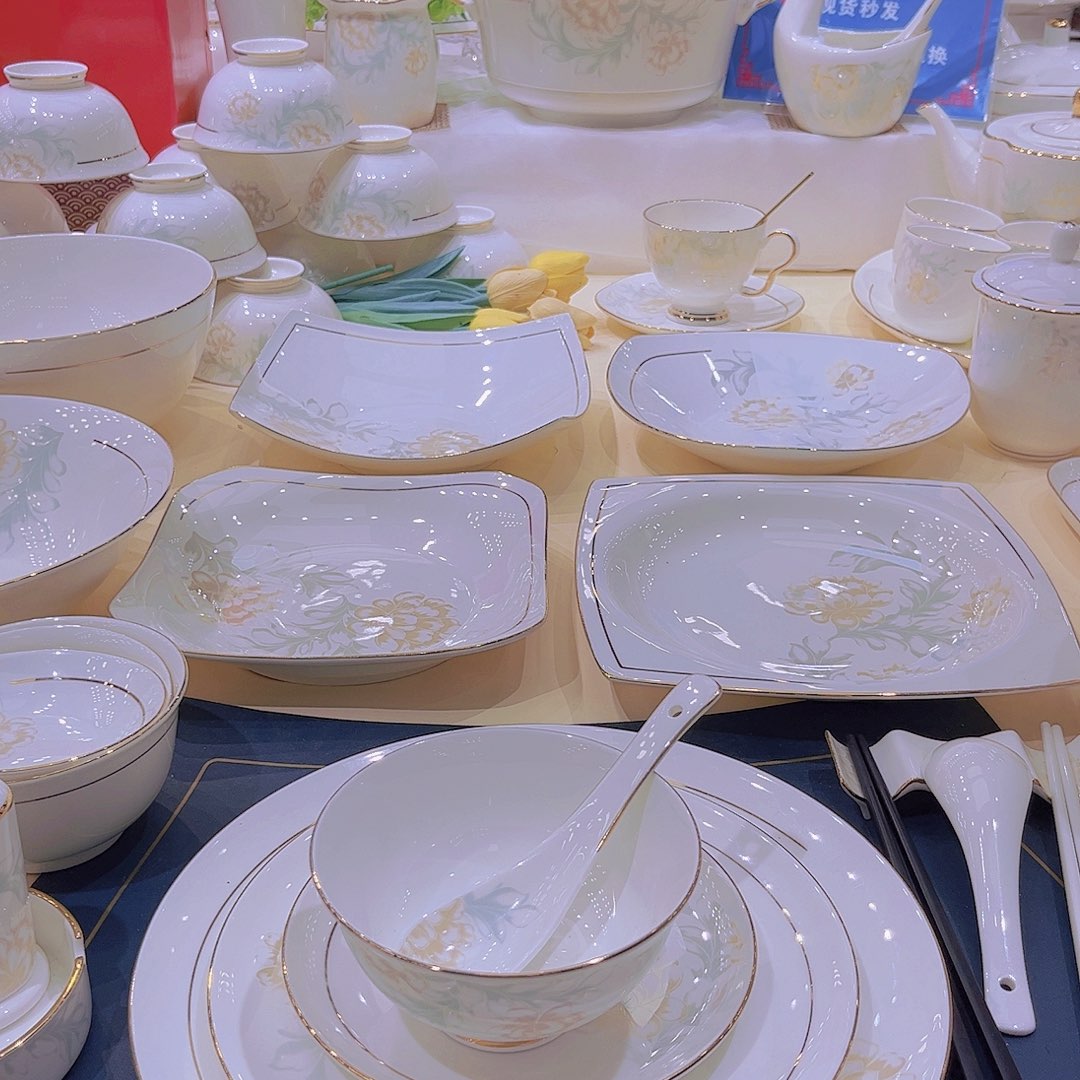 骨瓷描金清雅米饭碗单拍