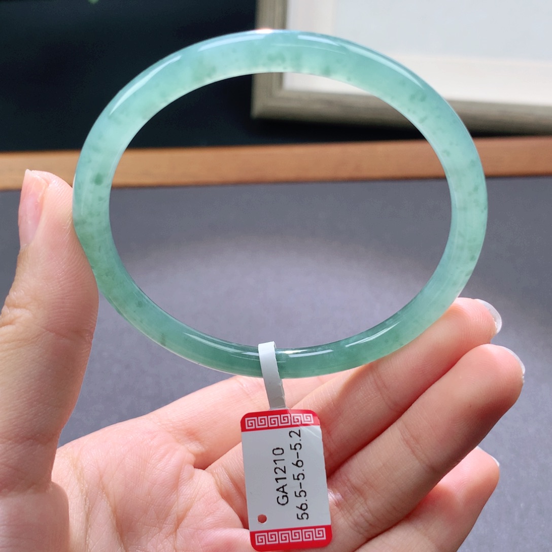 翡翠手镯未镶嵌天然翡翠手镯