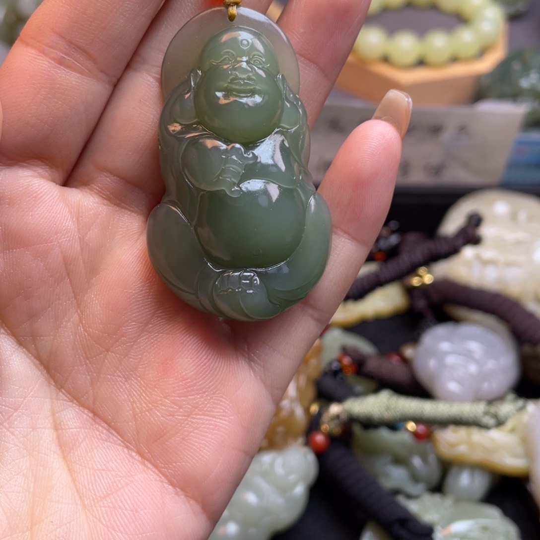 和田玉颈饰未镶嵌