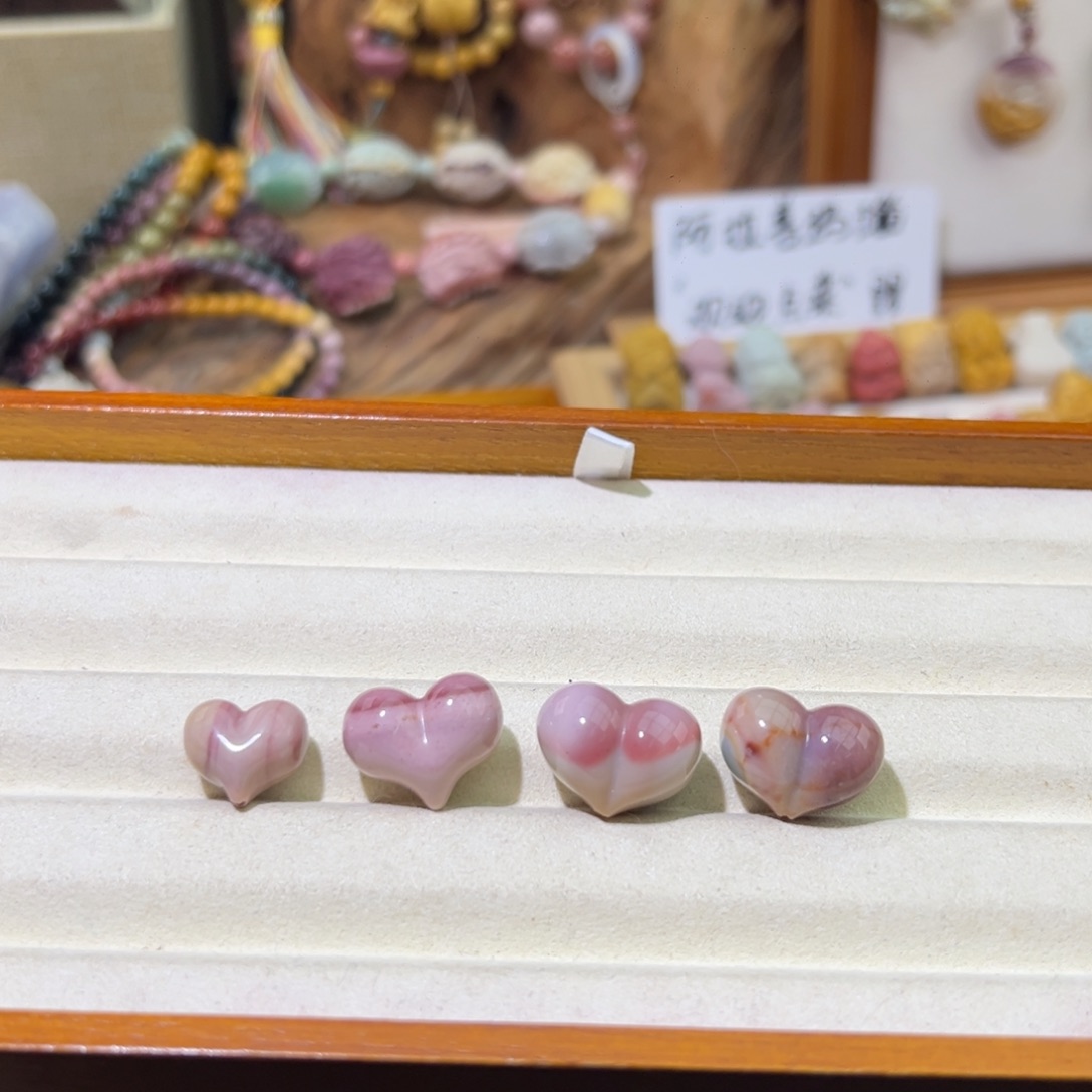 兜***妈颈饰未镶嵌石英质玉